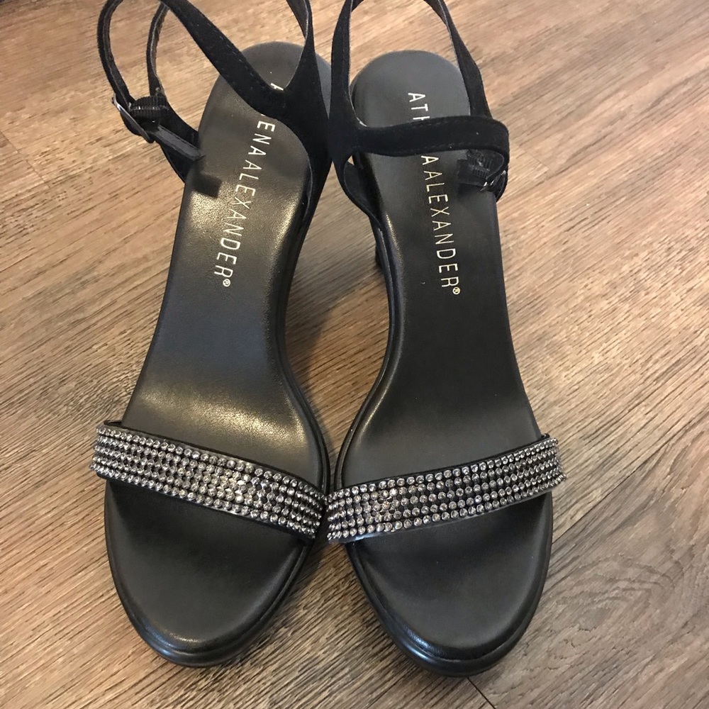 Like New Athena Alexander Laticya Sandal